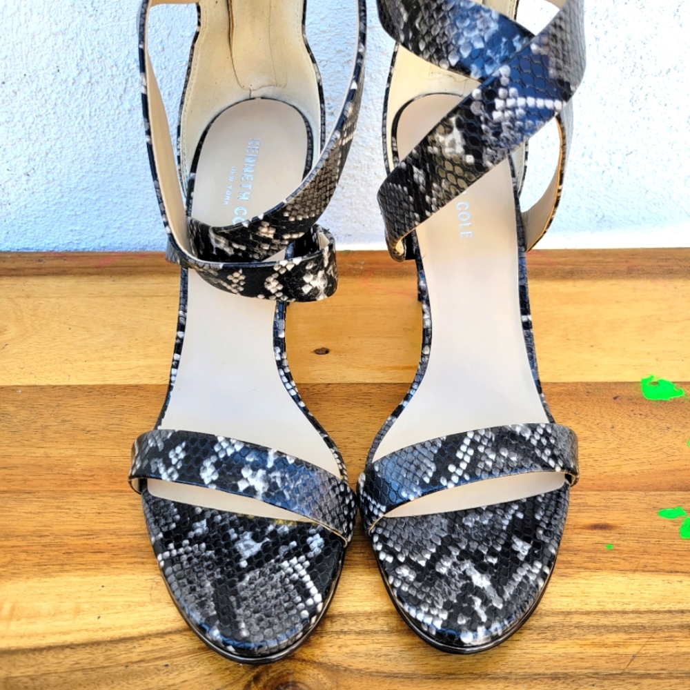 Kenneth Cole New York Brooke Cross Sandal Women's Size 10 - Picture 9 of 16